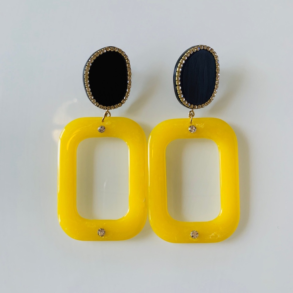 New geometric earrings 💛🤩